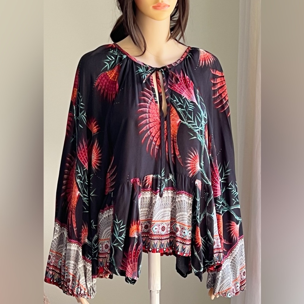 Farm Rio Black Long Flare Sleeves Top Flowy Tropical Floral Blouse Size Medium - Picture 3 of 13